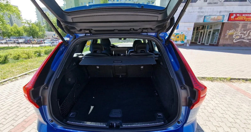 Volvo XC 60 cena 136000 przebieg: 99000, rok produkcji 2019 z Warszawa małe 301
